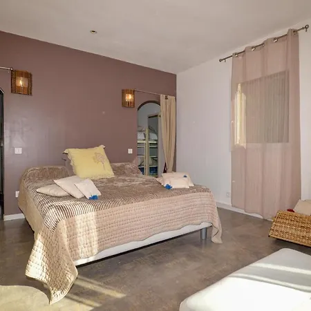 Dom wakacyjny 2 Bedroom Awesome In Bicchisano Petreto-Bicchisano