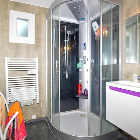 Dom wakacyjny 2 Bedroom Awesome In Bicchisano Petreto-Bicchisano