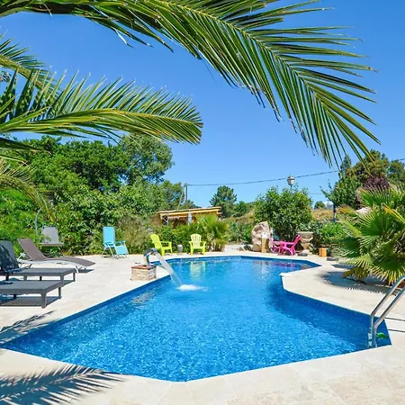 2 Bedroom Awesome In Bicchisano Dom wakacyjny *